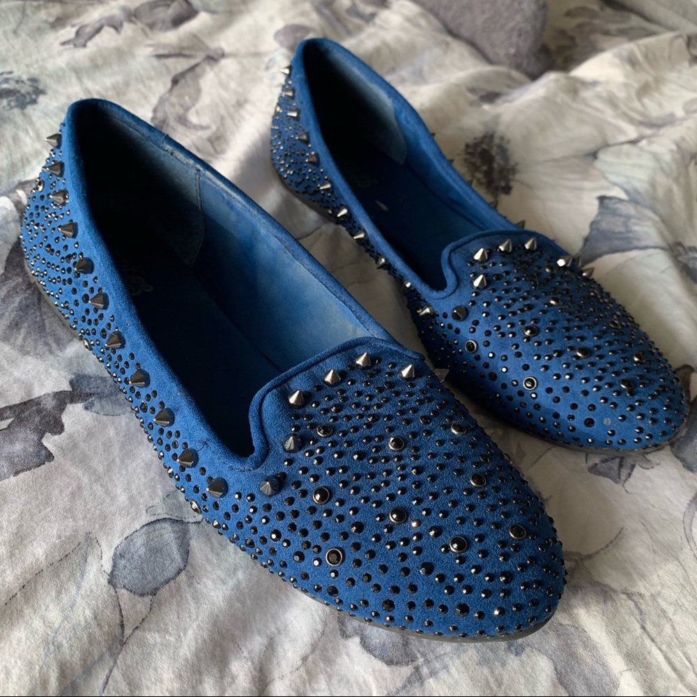 CARLOS | spiked and studded blue flats